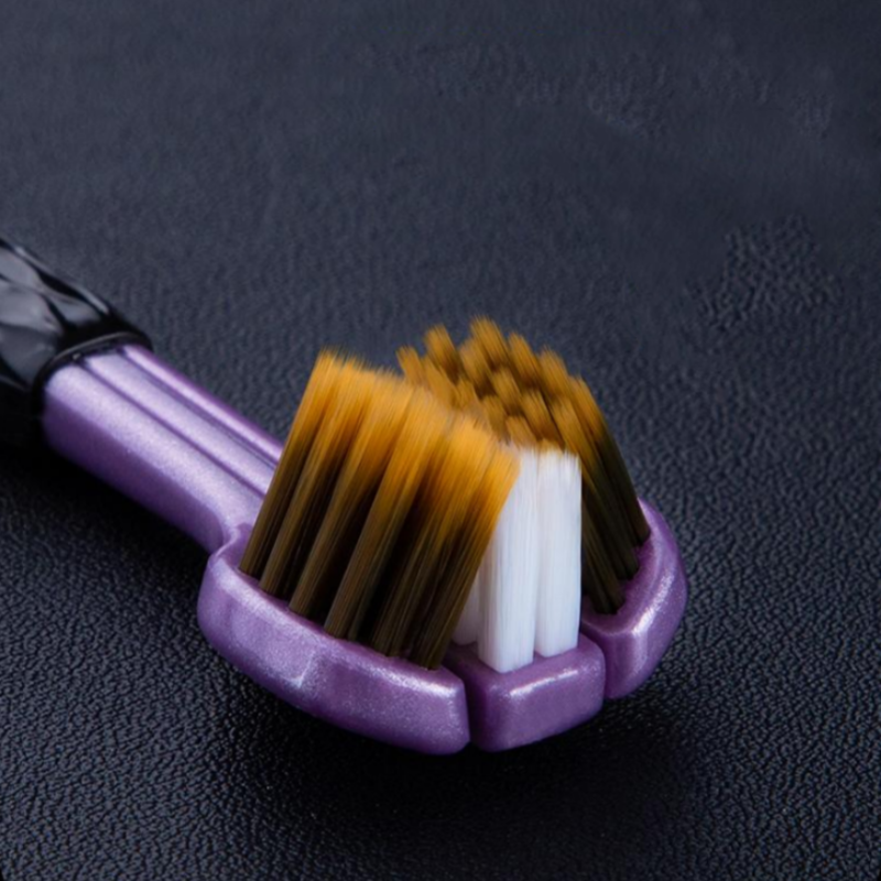 Spazzolino multiangolare a tre testine per garantire la sicurezza della tua igiene oral