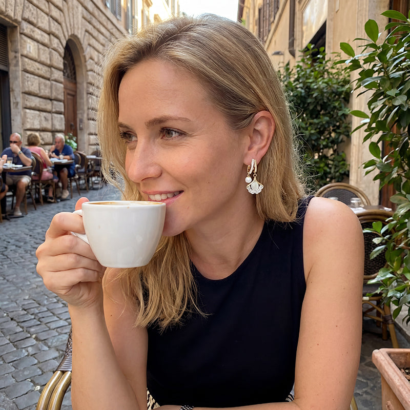 Boucles d'oreilles délicates en forme de feuille de ginkgo pour femmes