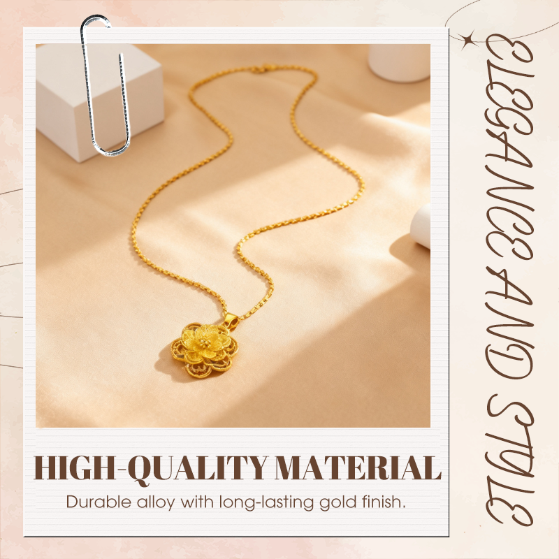 Collier élégant à pendentif fleur en ton doré