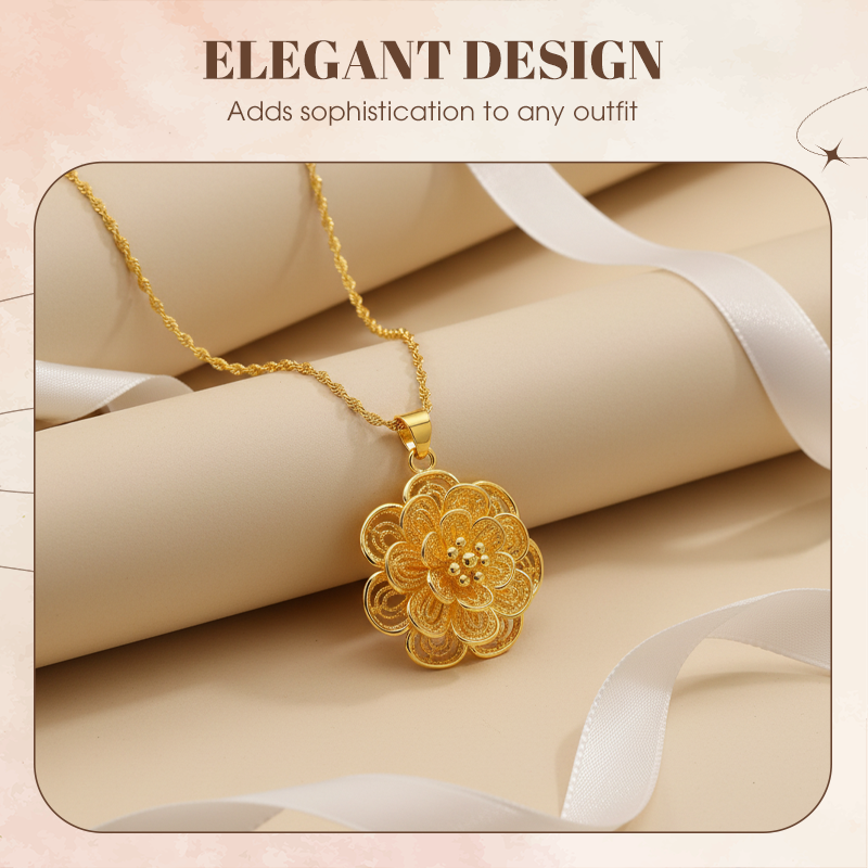 Collier élégant à pendentif fleur en ton doré