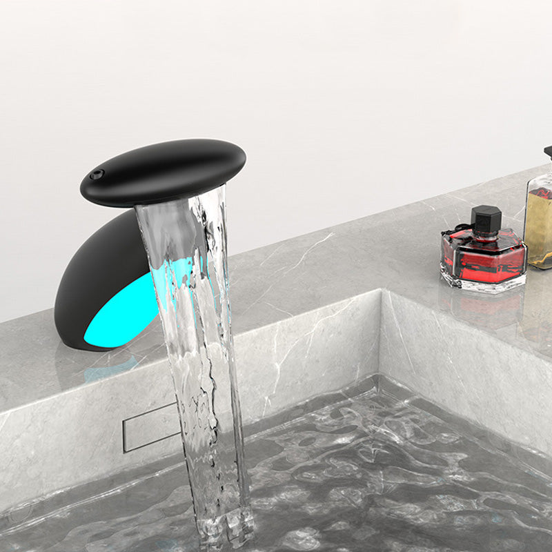 🌊 Robinet de lavabo extractible pivotant à 360° avec 4 modes de débit d'eau et éclairage LED