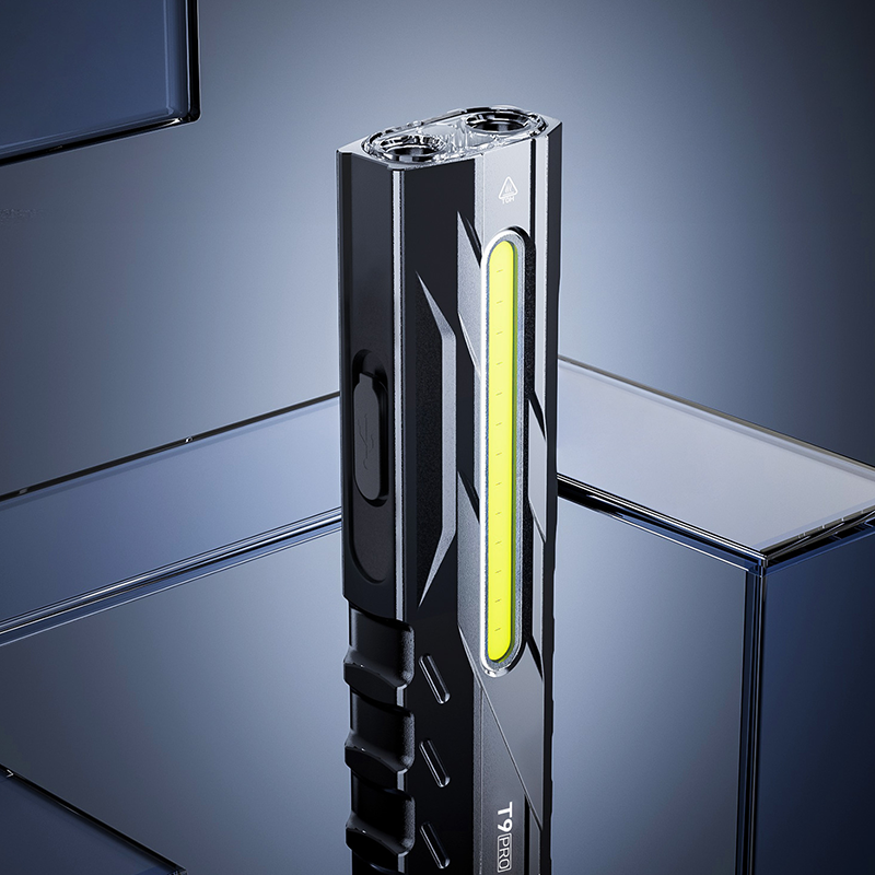 Blade Warrior - Lampe torche tactique multifonction (1700 lumens)