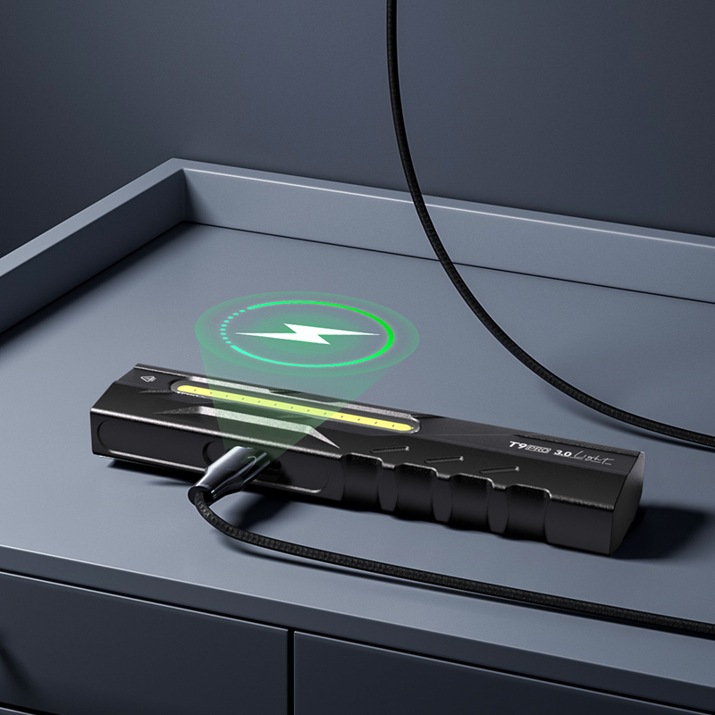 Blade Warrior - Lampe torche tactique multifonction (1700 lumens)