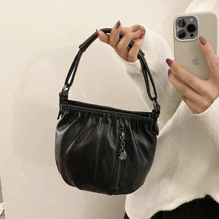 📣🎊Sac à main en cuir souple à seau plissé simple et décontracté à la mode
