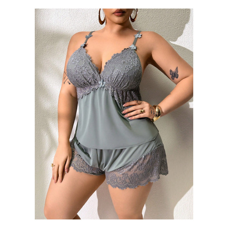 Ensemble pyjama pour femme composé d'un caraco et d'un short à bordures en dentelle