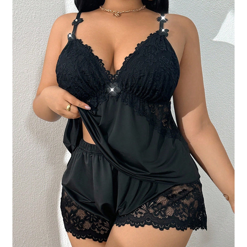 Ensemble pyjama pour femme composé d'un caraco et d'un short à bordures en dentelle