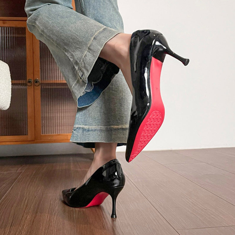 Escarpins à talons aiguilles en cuir verni pour femmes avec semelle rouge