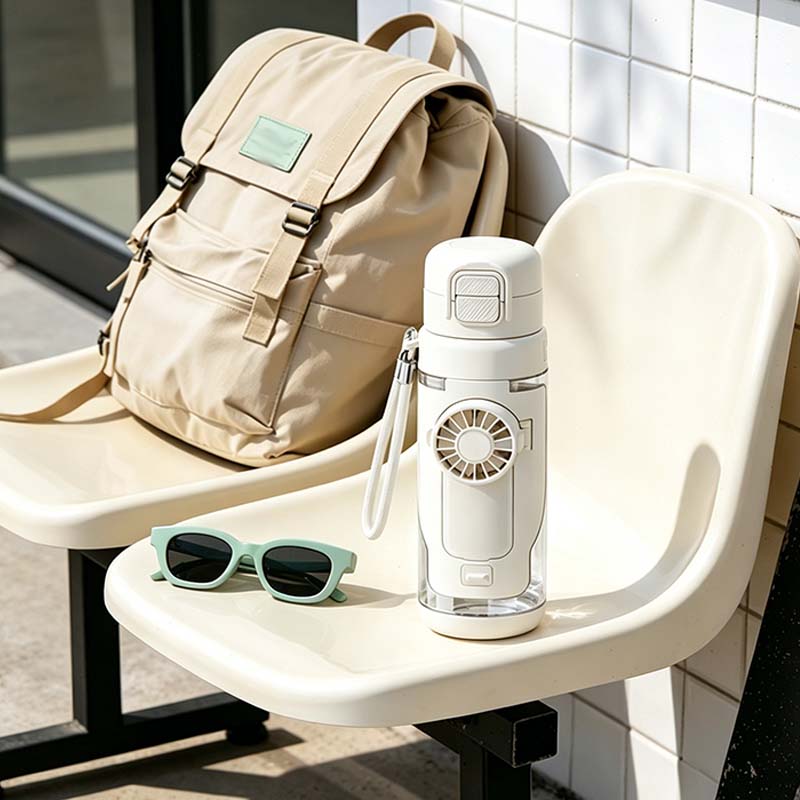 Bouteille d'eau avec ventilateur portable